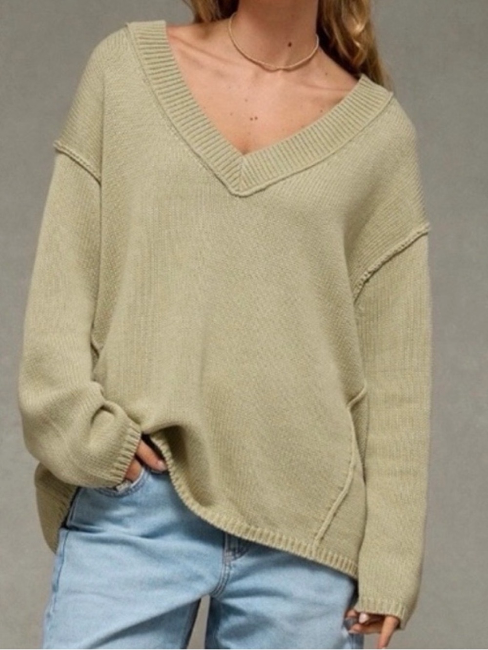 American Eagle Relaxed V-Neck Knit Sweater - Sage green